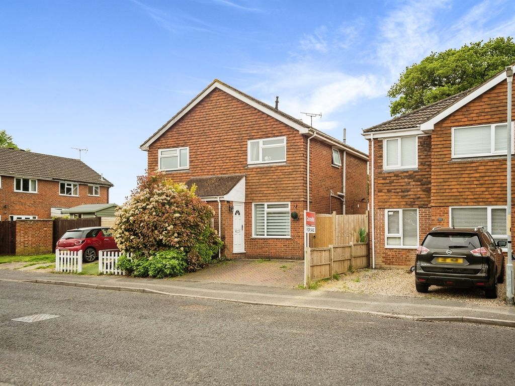 2 bed semidetached house for sale in Langney Drive, Kingsnorth