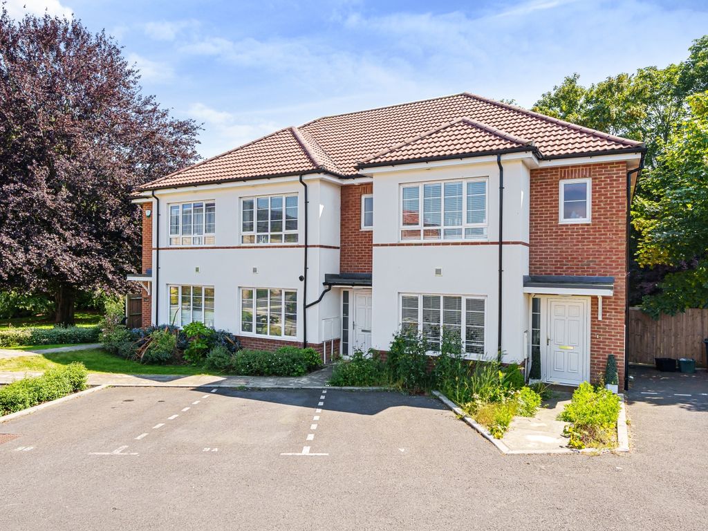 3 bed terraced house for sale in Harris Close, Orpington BR5 Zoopla