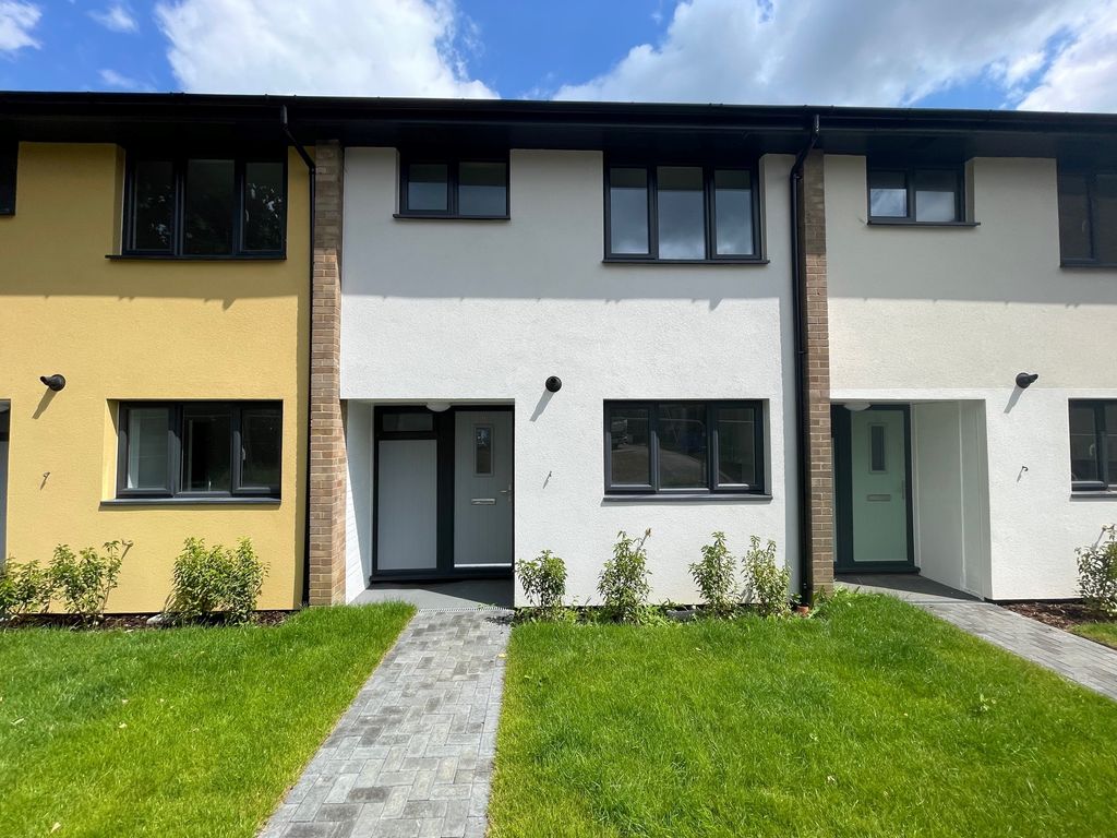 New home, 3 bed terraced house for sale in Garth Close, Bordon GU35