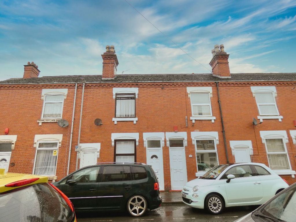 4 bed terraced house to rent in Wellesley Street, Hanley, StokeOn