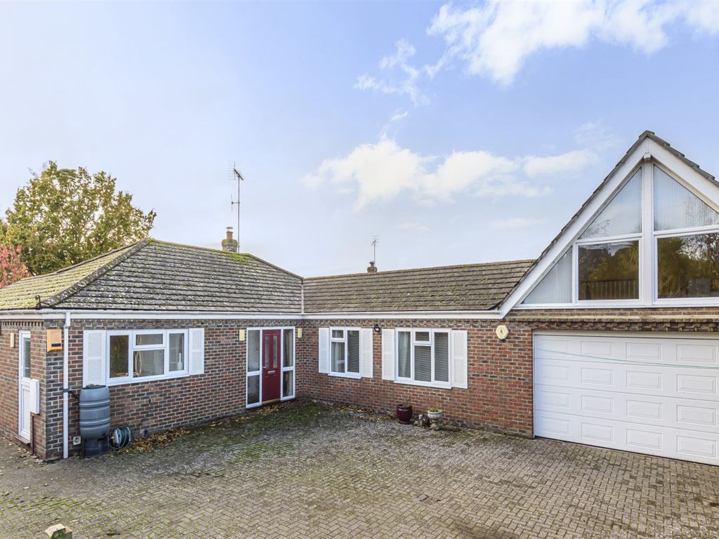 3 bed detached bungalow for sale in Colts Bay, Aldwick, Bognor Regis PO21 Zoopla