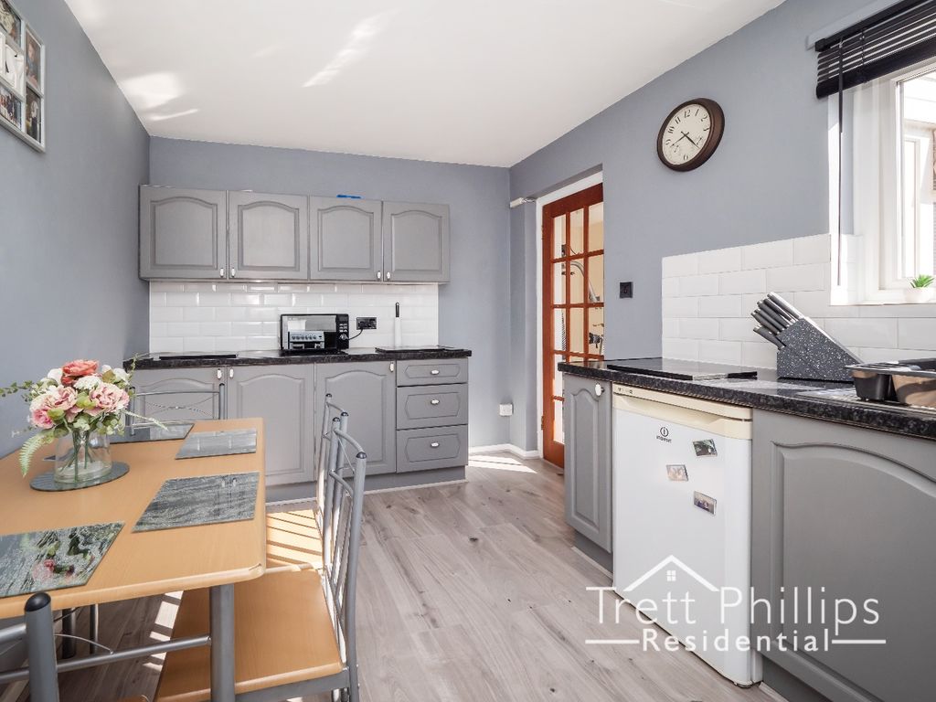 3 bed semidetached house for sale in Granville Close, Stalham, Norfolk