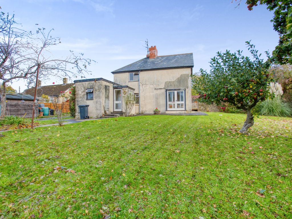 2 bed end terrace house for sale in Lane, Weston Street, East