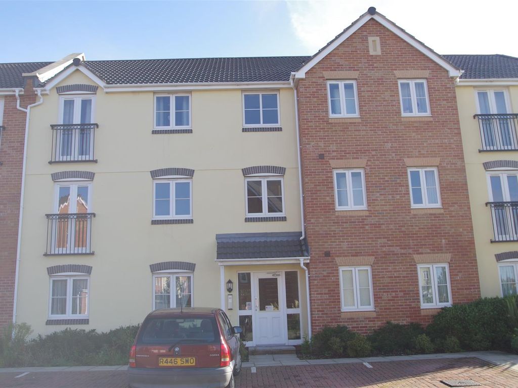 2 bed flat to rent in West Cross, Caen Street, Braunton EX33, £825 pcm