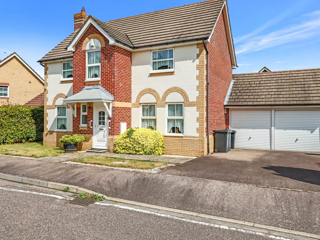 4 bed detached house for sale in Rossetti Gardens, Coulsdon CR5 Zoopla
