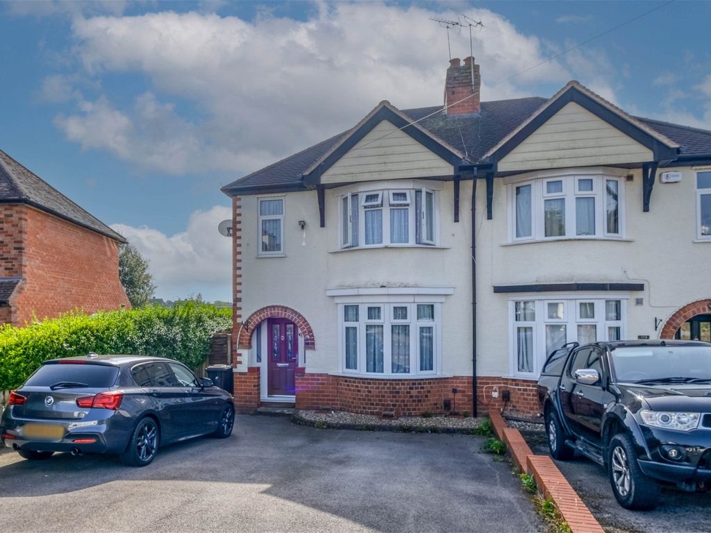 3 bed semidetached house for sale in The Meadway, Headless Cross