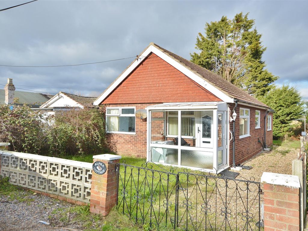 2 bed detached bungalow for sale in Alpha Road, St. Osyth, ClactonOn