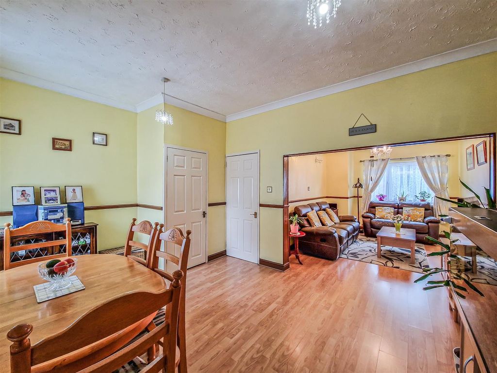 3 bed end terrace house for sale in Fairfax Drive, WestcliffOnSea SS0