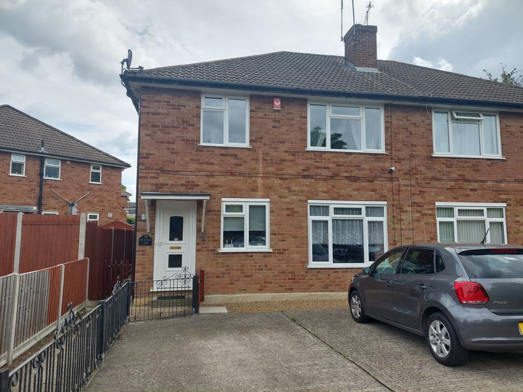 2 bed to rent in Chertsey Lane, Staines TW18 Zoopla