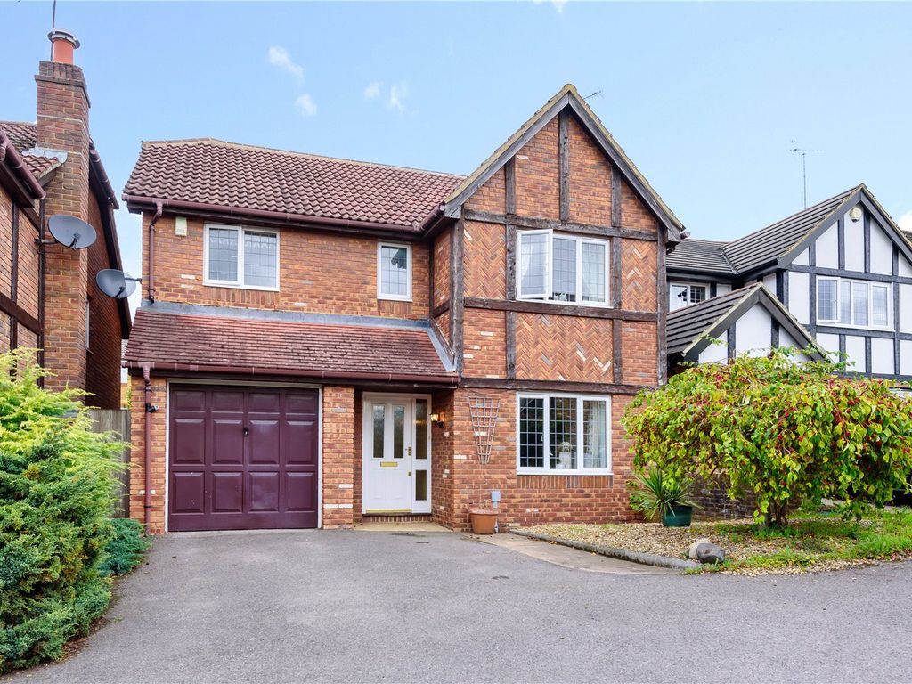 4-bed-detached-house-for-sale-in-plummers-croft-dunton-green