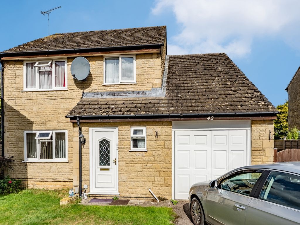 4 bed detached house for sale in Foxcroft Drive, Carterton, Oxfordshire