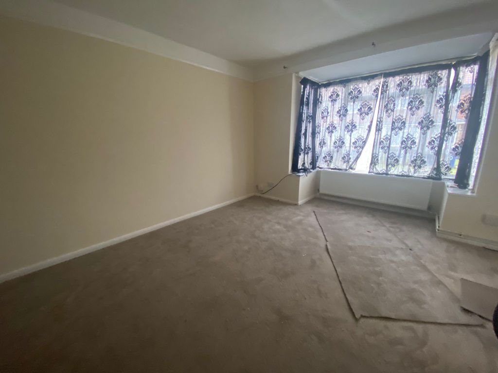 4 bed terraced house to rent in Edison Drive, Southall UB1, £2,300 pcm