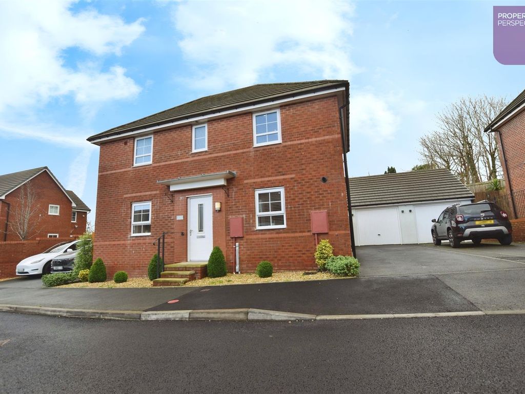 3 bed detached house for sale in Ffordd Moriah, Loughor, Swansea SA4, £