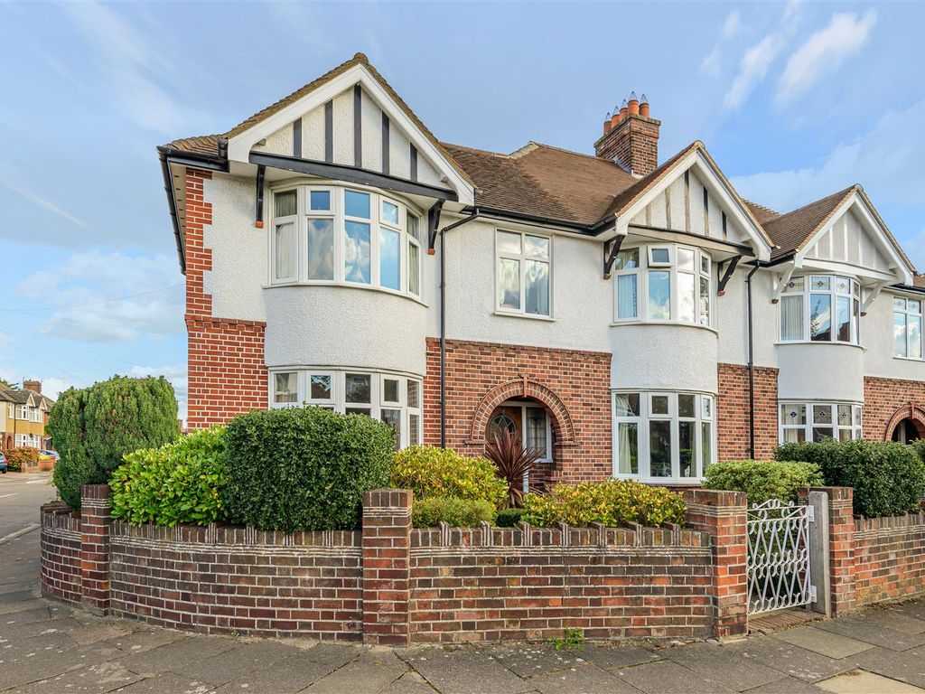 Phillpotts Avenue Bedford MK40  