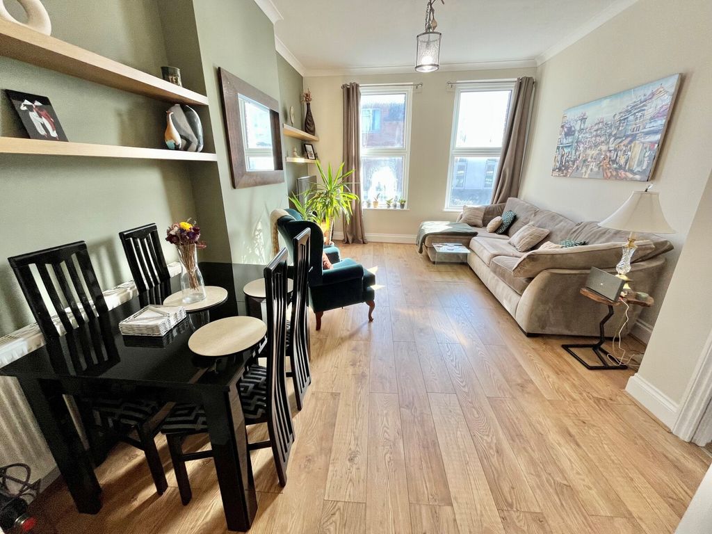 2 bed flat for sale in Sidcup High Street, Sidcup, Kent DA14, £275,000