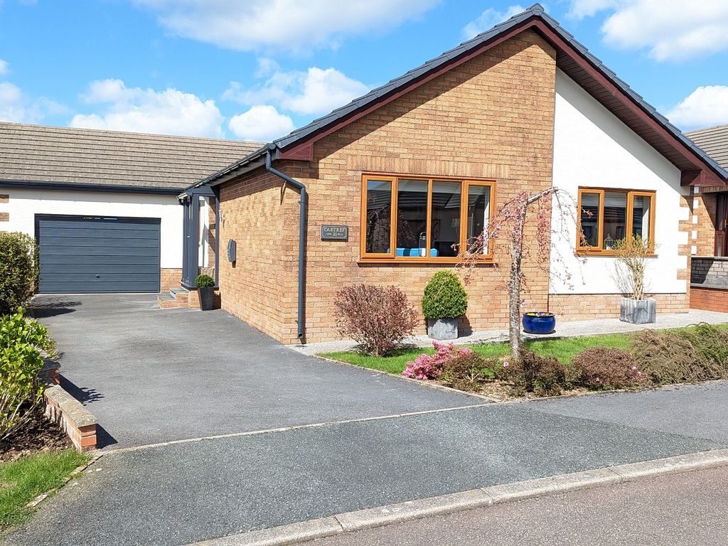 3 bed detached bungalow for sale in 31 Ger Y Capel, Llangain