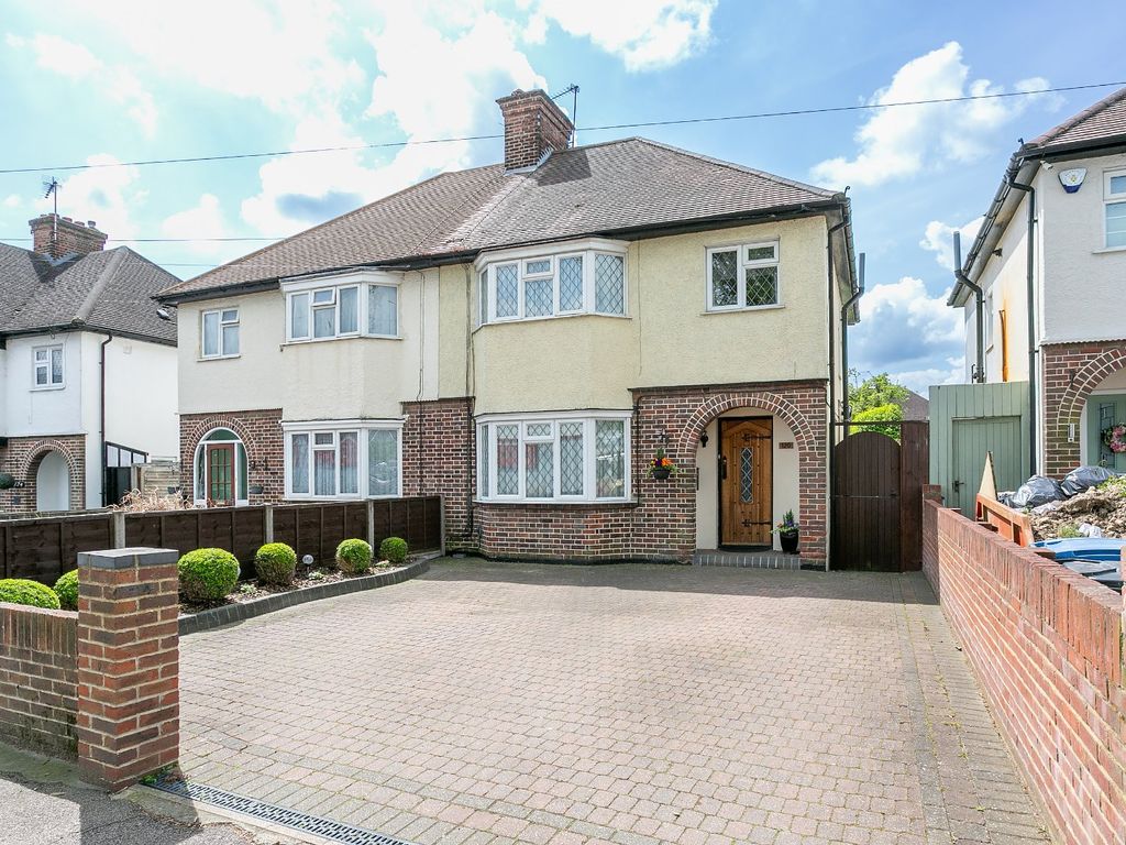 3 bed semidetached house for sale in Bushey Mill Lane, Watford