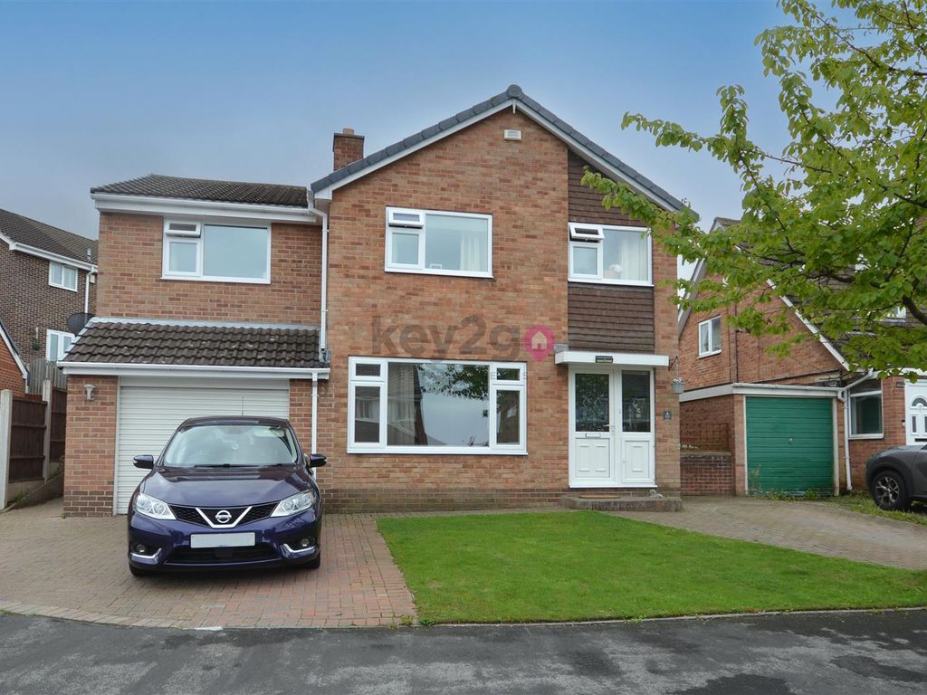 4 bed detached house for sale in Pear Tree Close, Killamarsh, Sheffield