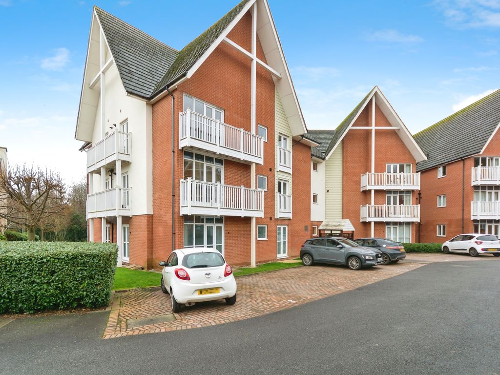 2 bed flat for sale in Woodshires Road, Solihull, West Midlands B92, £