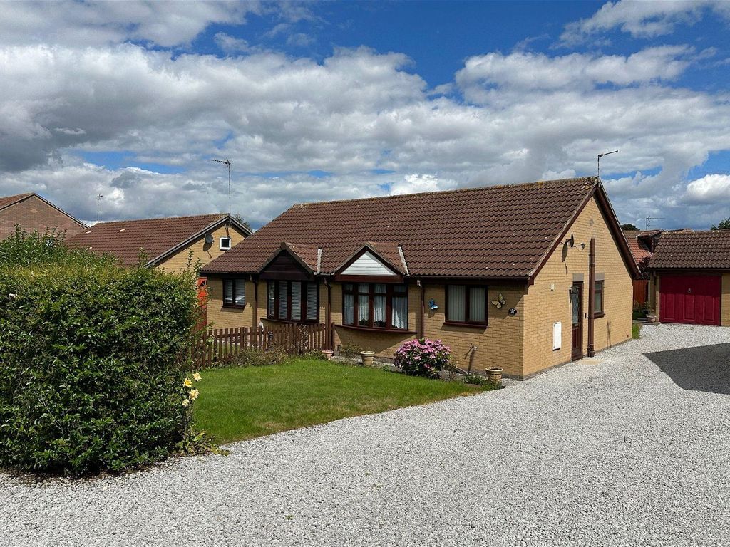 2 bed semidetached bungalow for sale in Thorngumbald Road, Paull HU12