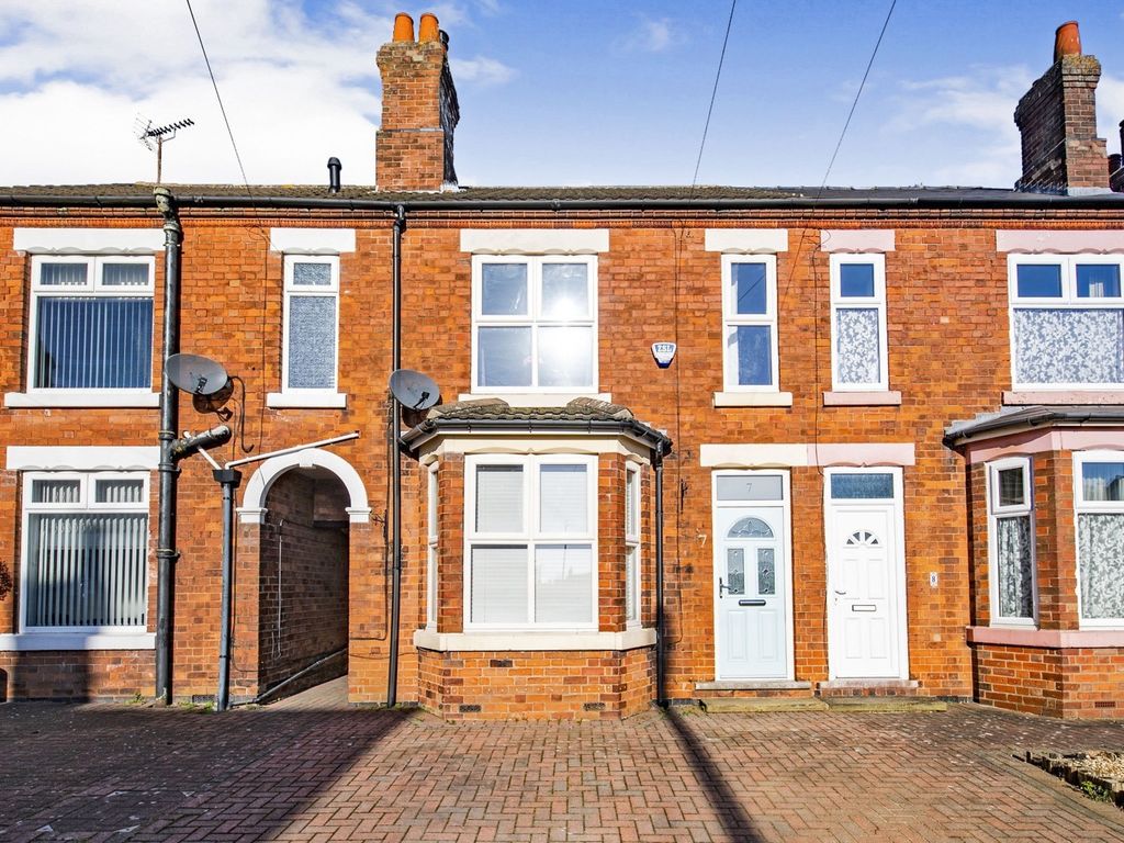 4 bed terraced house to rent in The Green, Swanwick, Alfreton
