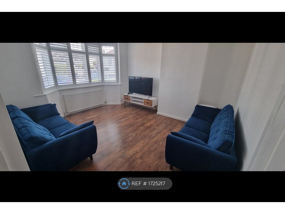 3 bed semidetached house to rent in Waite Davies Road, London SE12