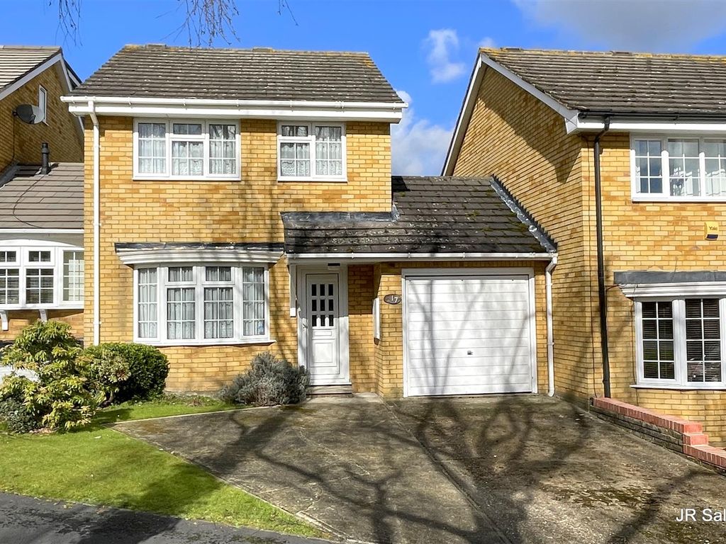 3 bed linkdetached house for sale in Lower Shott, Cheshunt, Waltham Cross EN7 Zoopla