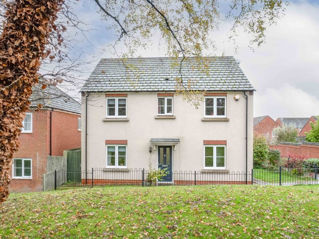 4 bed detached house for sale in Dixon Close, Redditch, Worcestershire