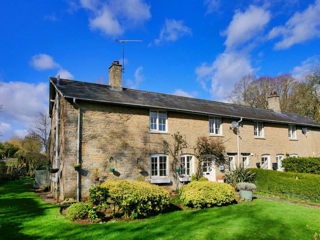 3 bed cottage to rent in Meysey Hampton, Cirencester GL7 Zoopla