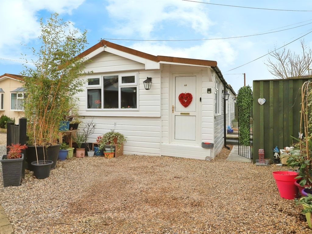 1 bed mobile/park home for sale in Pendeford Hall Lane, Bilbrook/ Coven