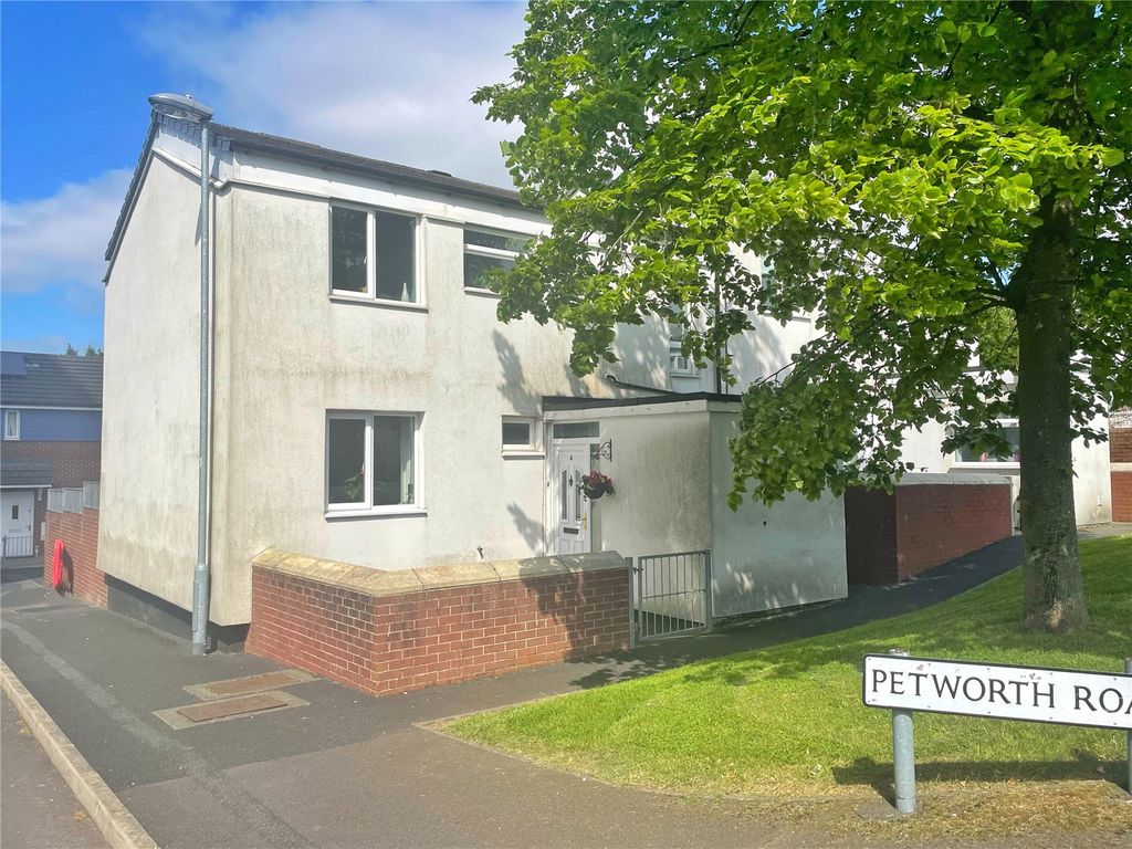 3 bed semidetached house for sale in Petworth Road, Chadderton, Oldham