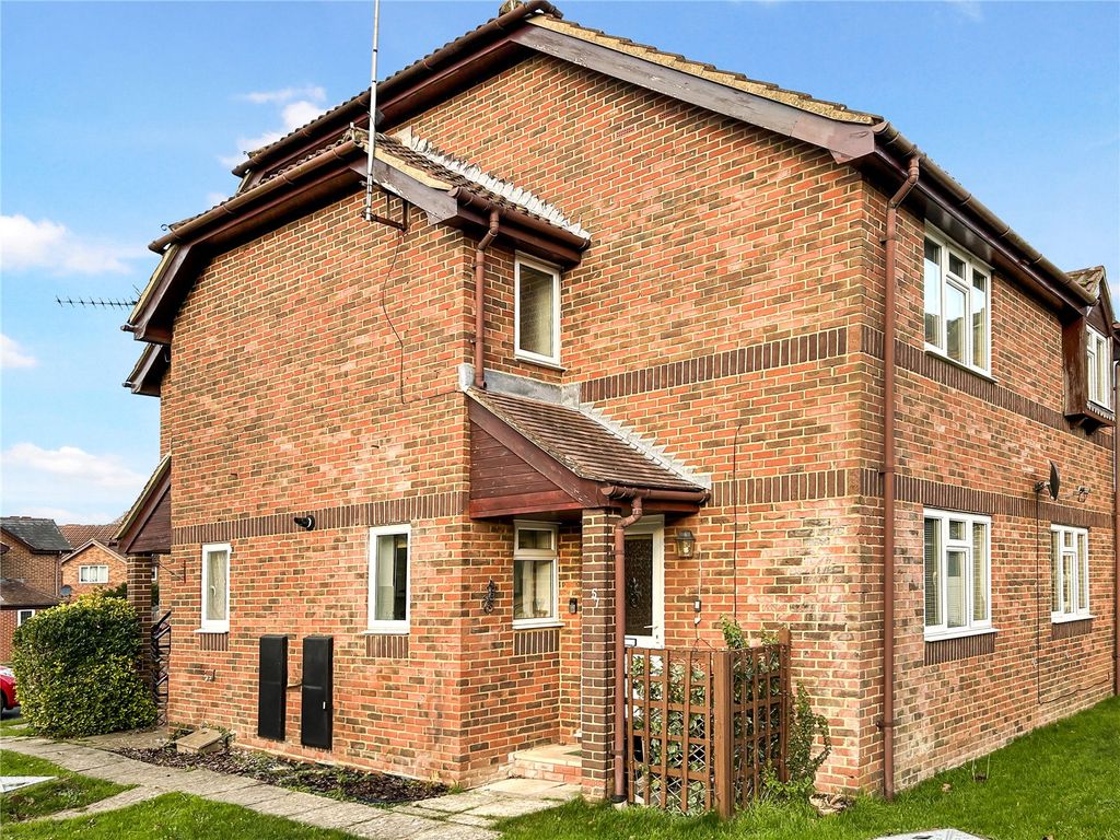 1 bed terraced house for sale in Barn Meadow Close, Church Crookham
