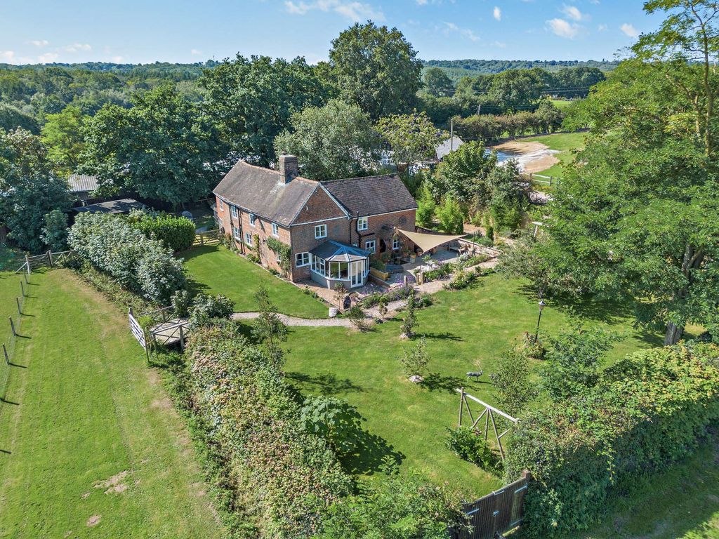 4 Bed Detached House For Sale In Moat Lane Sedlescombe Battle East