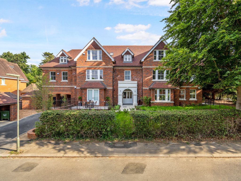 New home, 2 bed flat for sale in Peatswood, Blanford Road, Reigate