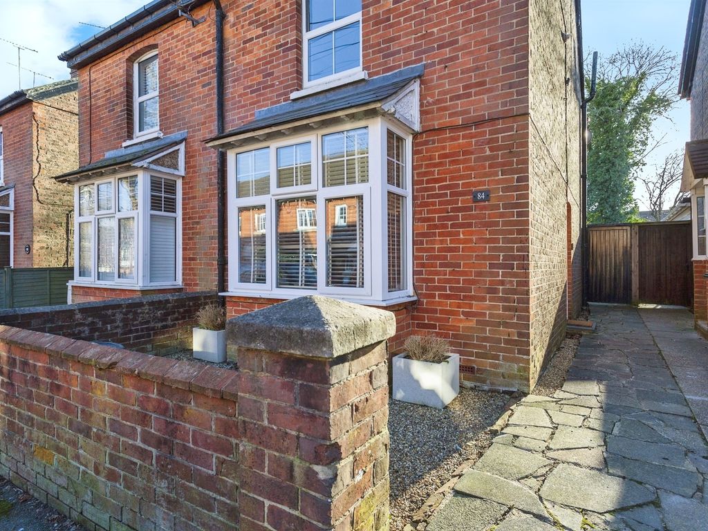 3 bed semidetached house for sale in West Street, Crawley RH11, £