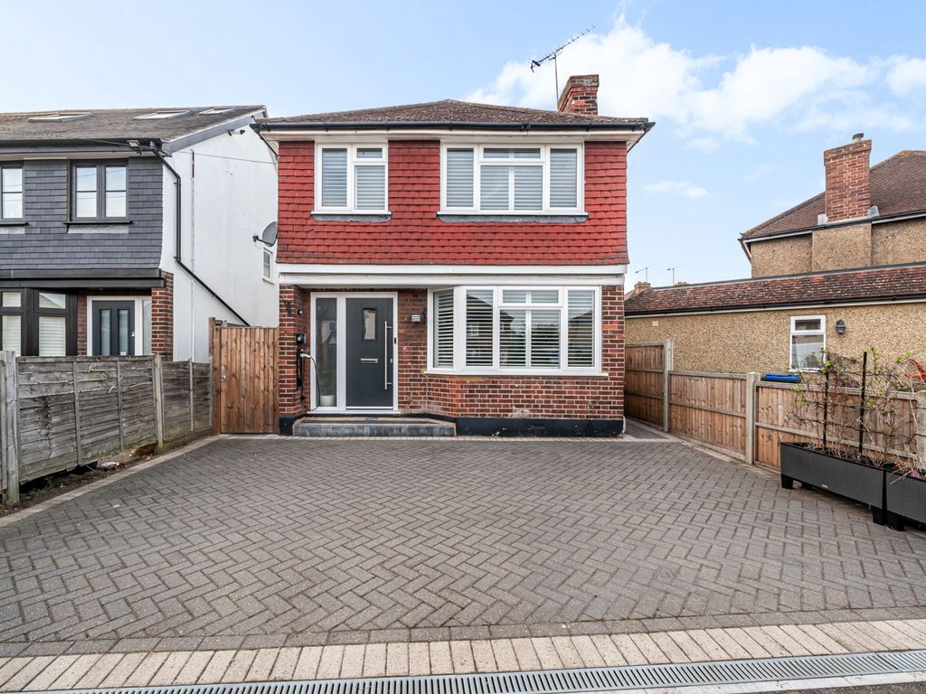 4 bed detached house for sale in Rydens Way, Woking GU22, £550,000 Zoopla