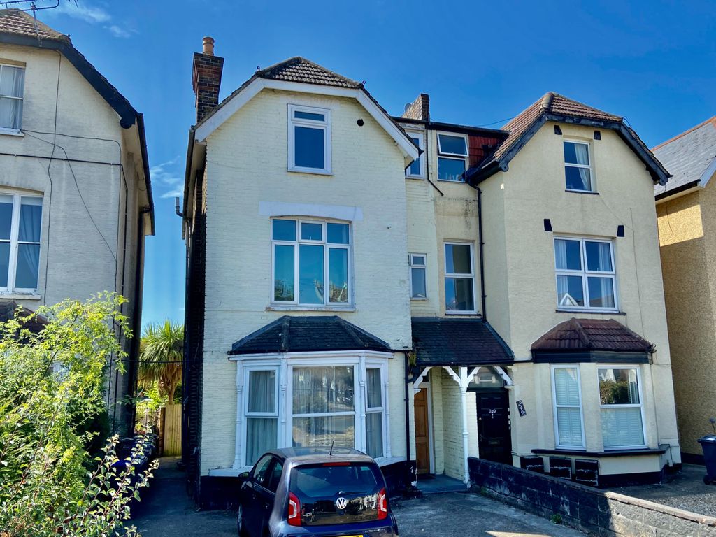 Studio for sale in Queens Road, London SW19 Zoopla