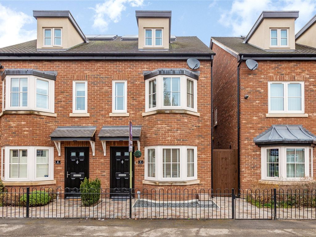 3 bed semidetached house for sale in Constable Mews, Upminster RM14