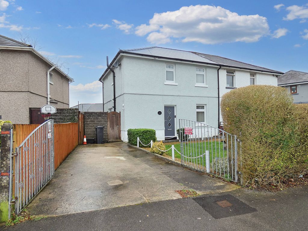 3 bed semidetached house for sale in Wellfield Avenue, Neath SA11, £