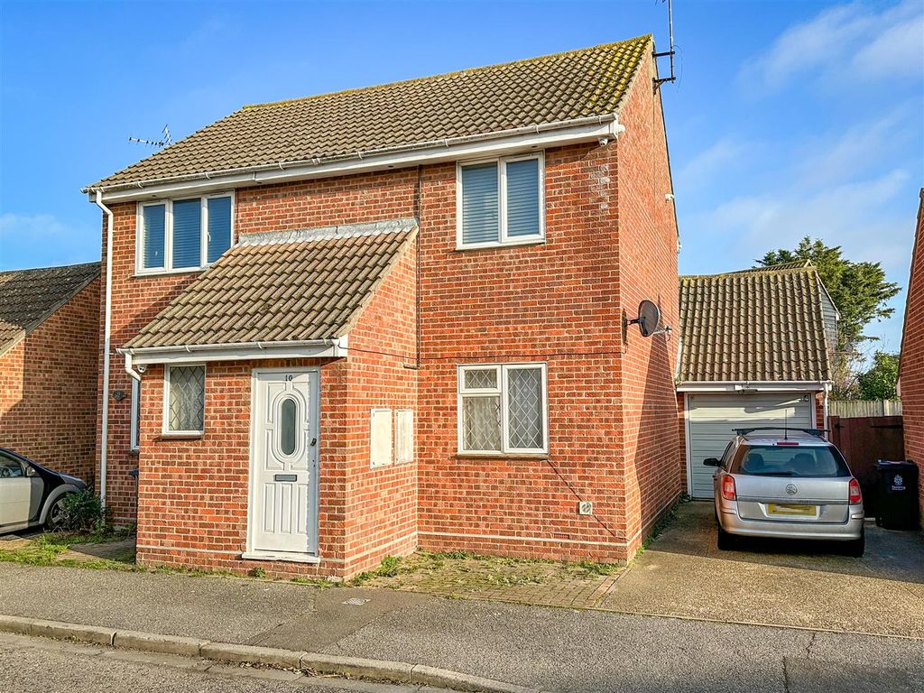 2 bed for sale in Bluebell Avenue, ClactonOnSea CO16, £