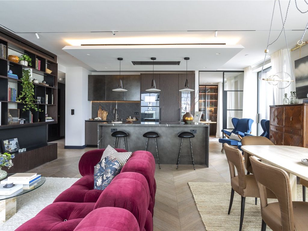 101 On Cleveland Street, London W1T  