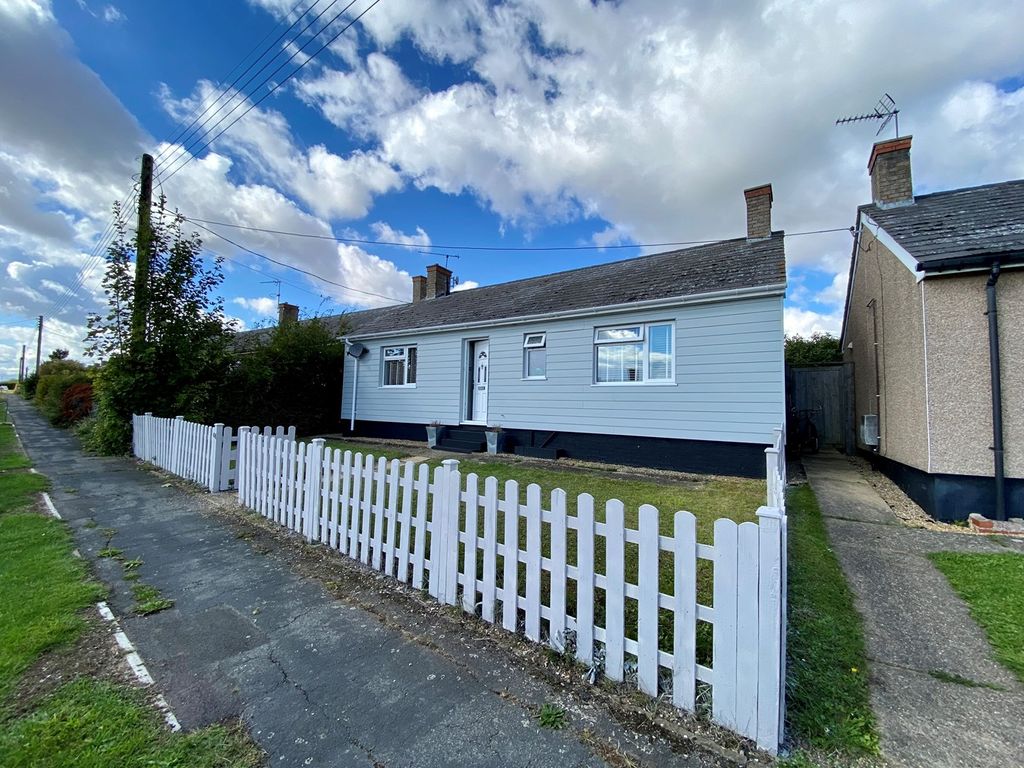3 bed bungalow for sale in Hillside, Stowmarket IP14 Zoopla