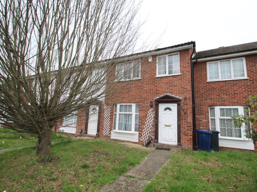 3 bed property for sale in Canterbury Close, Greenford UB6, £410,000