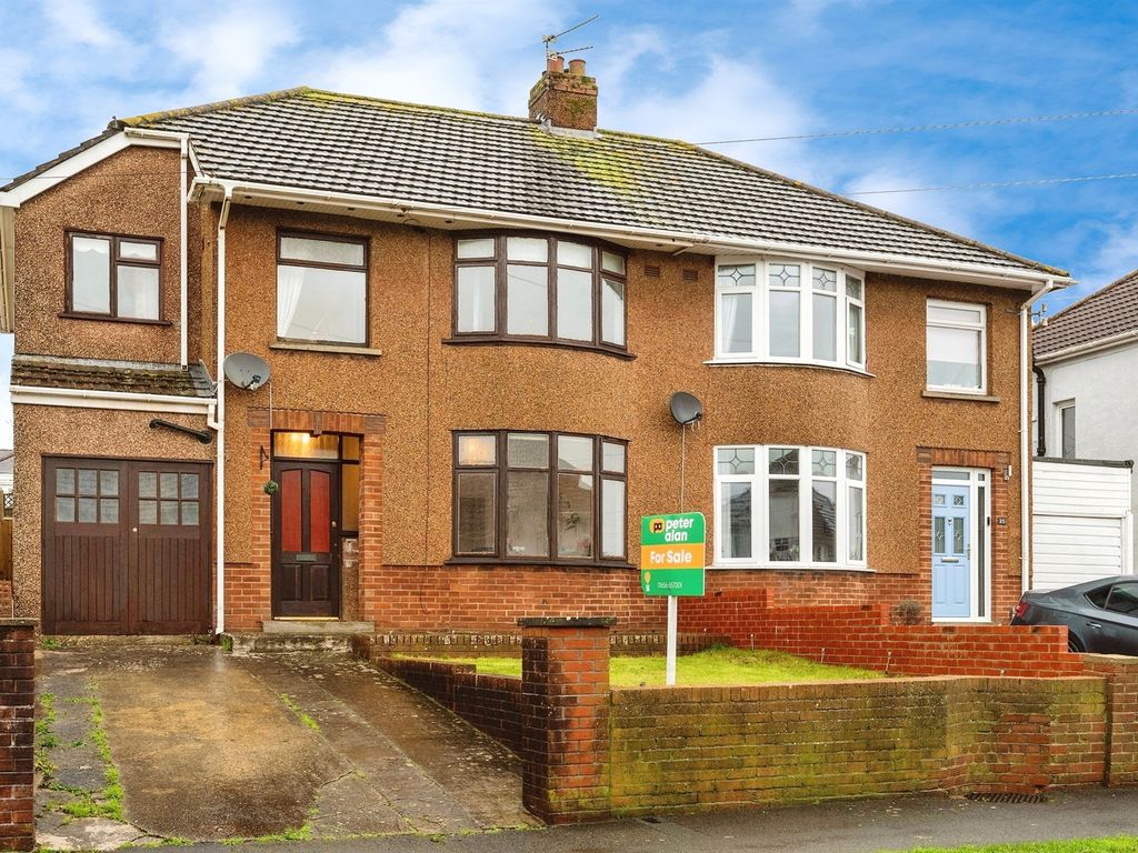 4 bed semidetached house for sale in Fairfield Road, Bridgend CF31, £