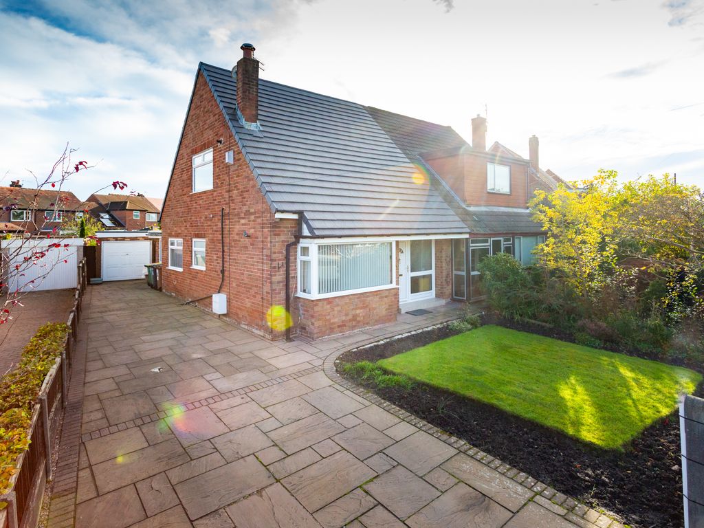 3 bed semidetached house for sale in Janice Drive, Preston, Lancashire