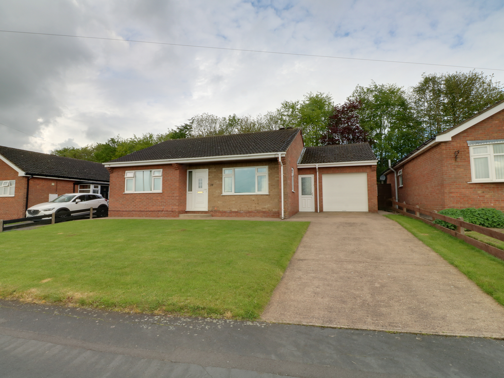 2 bed bungalow for sale in Forkedale, BartonUponHumber DN18 Zoopla