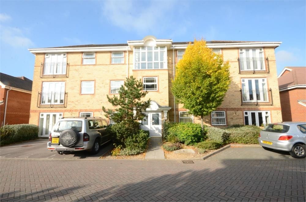 2 bed flat to rent in Drum Road, Eastleigh SO50, £1,100 pcm Zoopla