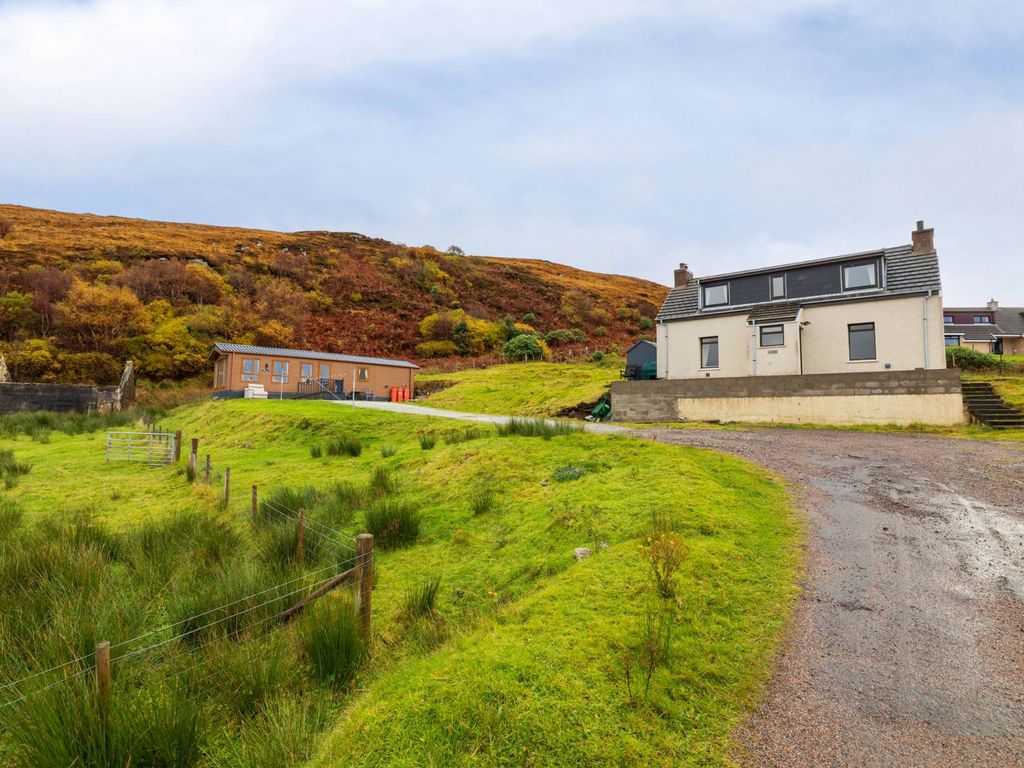 2 bed cottage for sale in Mallaig, Highland PH41, £260,000 Zoopla