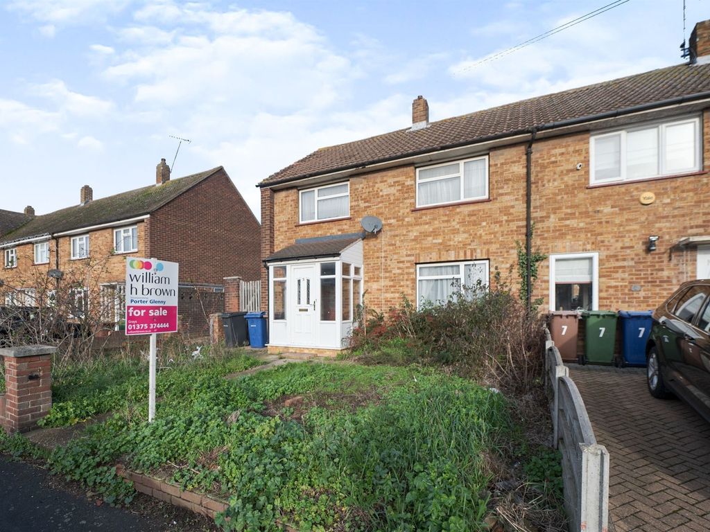 3 bed end terrace house for sale in Sabina Road, Chadwell St. Mary
