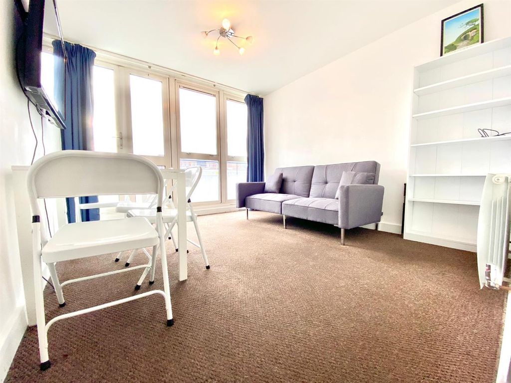 4 bed flat to rent in Clipstone Street, London W1W, £5,200 pcm Zoopla